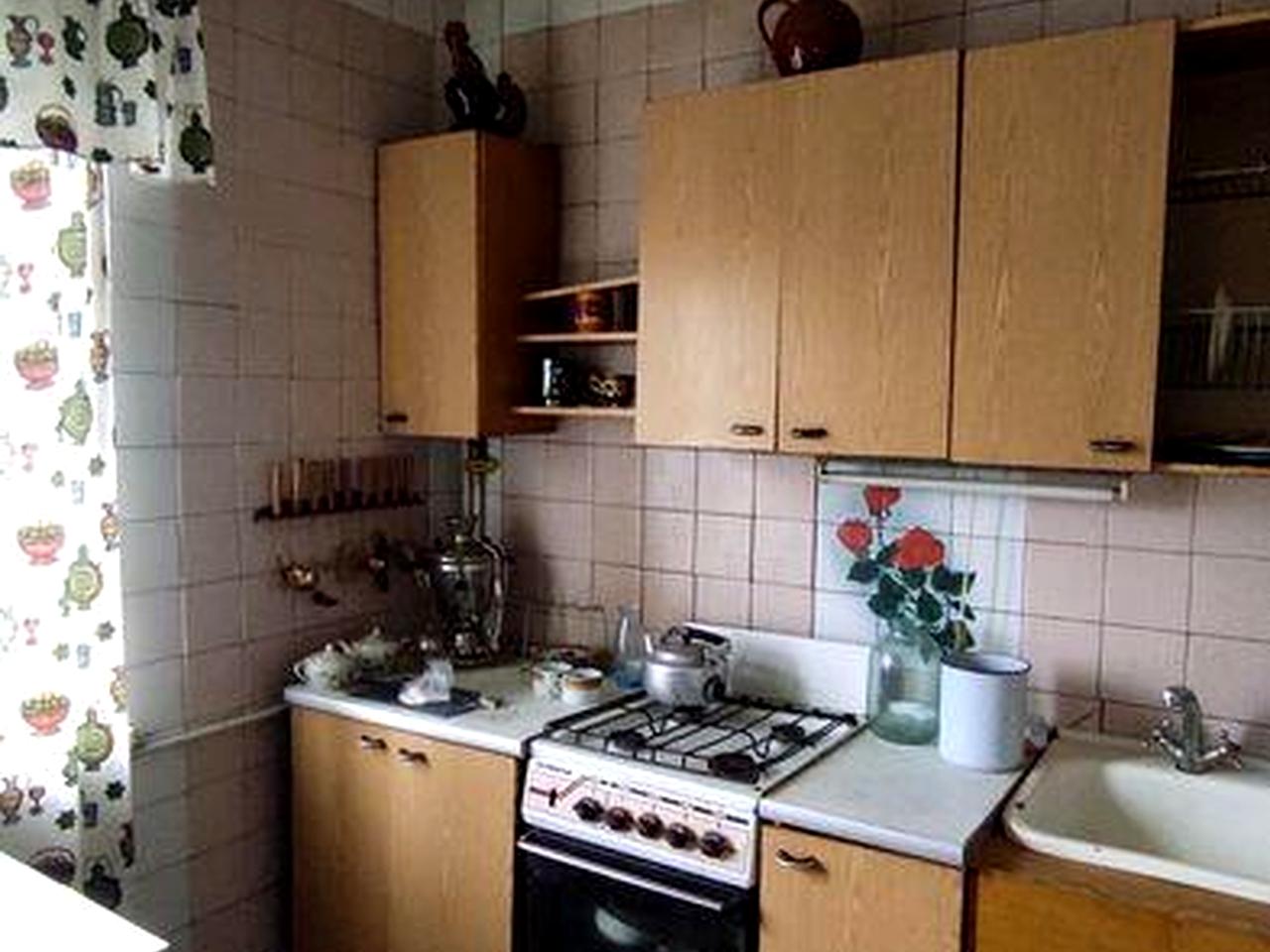 Продам 3 комн квартиру с холлом в центре Верхнеднепровска