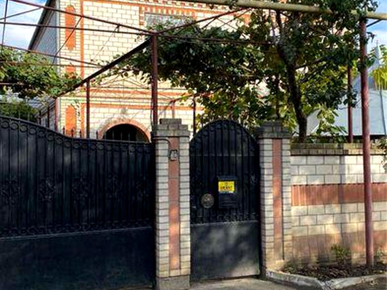 Продається двоповерховий будинок !