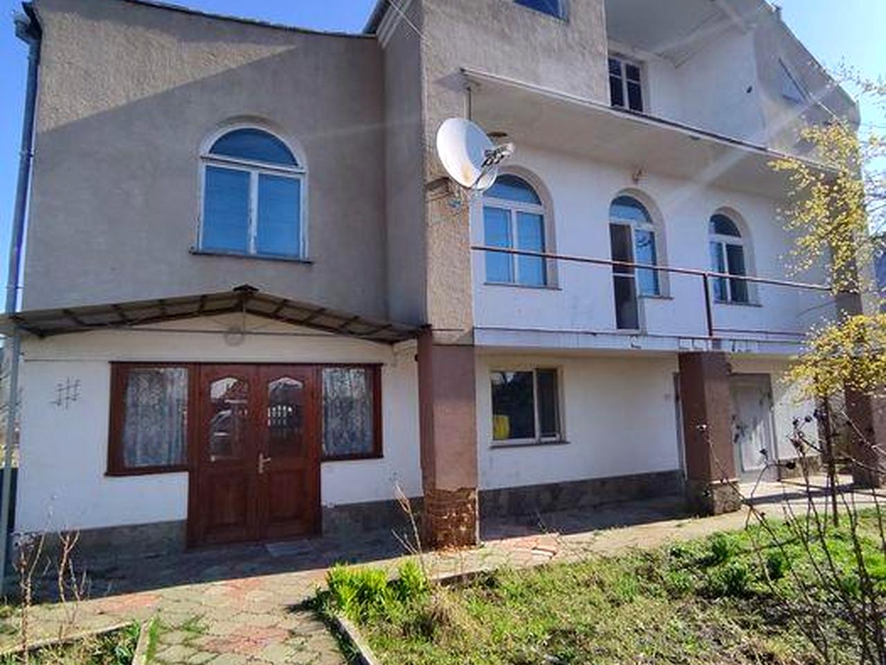 Сдаётся в аренду Шикарный и просторный дом в два этажа, огород беседк