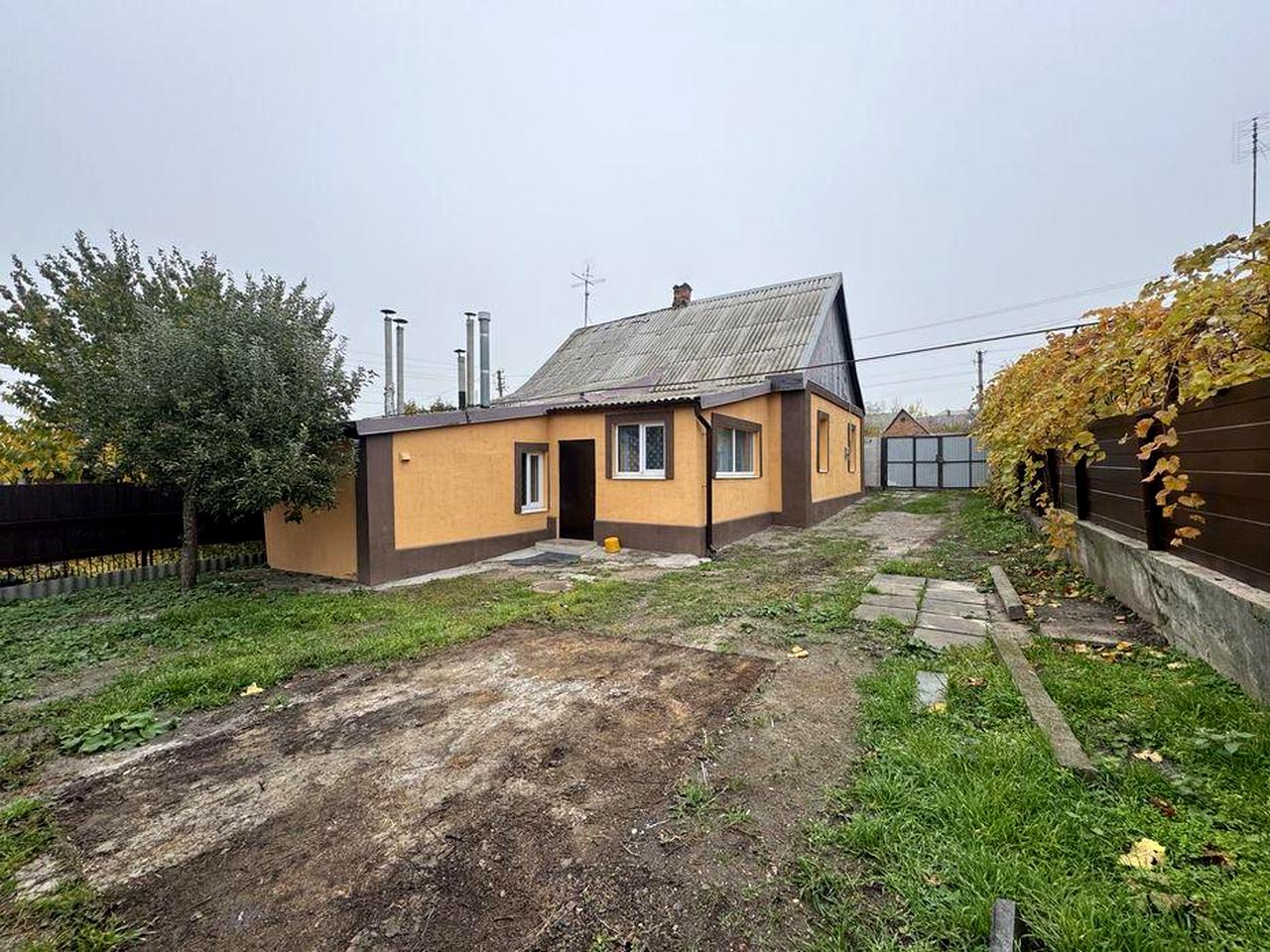 Продам дом с гаражом возможен обмен на авто