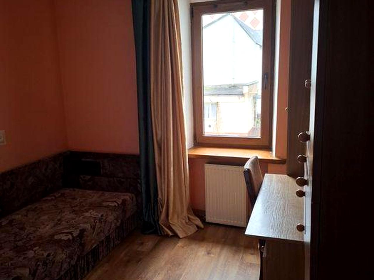 Продається квртира,4 кімнати,велика тераса
