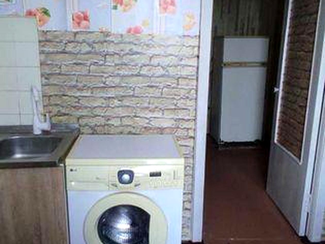 Продажа 2-х к. квартиры  в   Корабельном районе.
