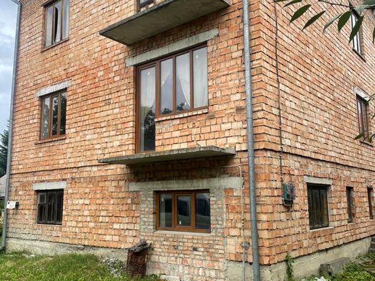 Будинок на Залужанській