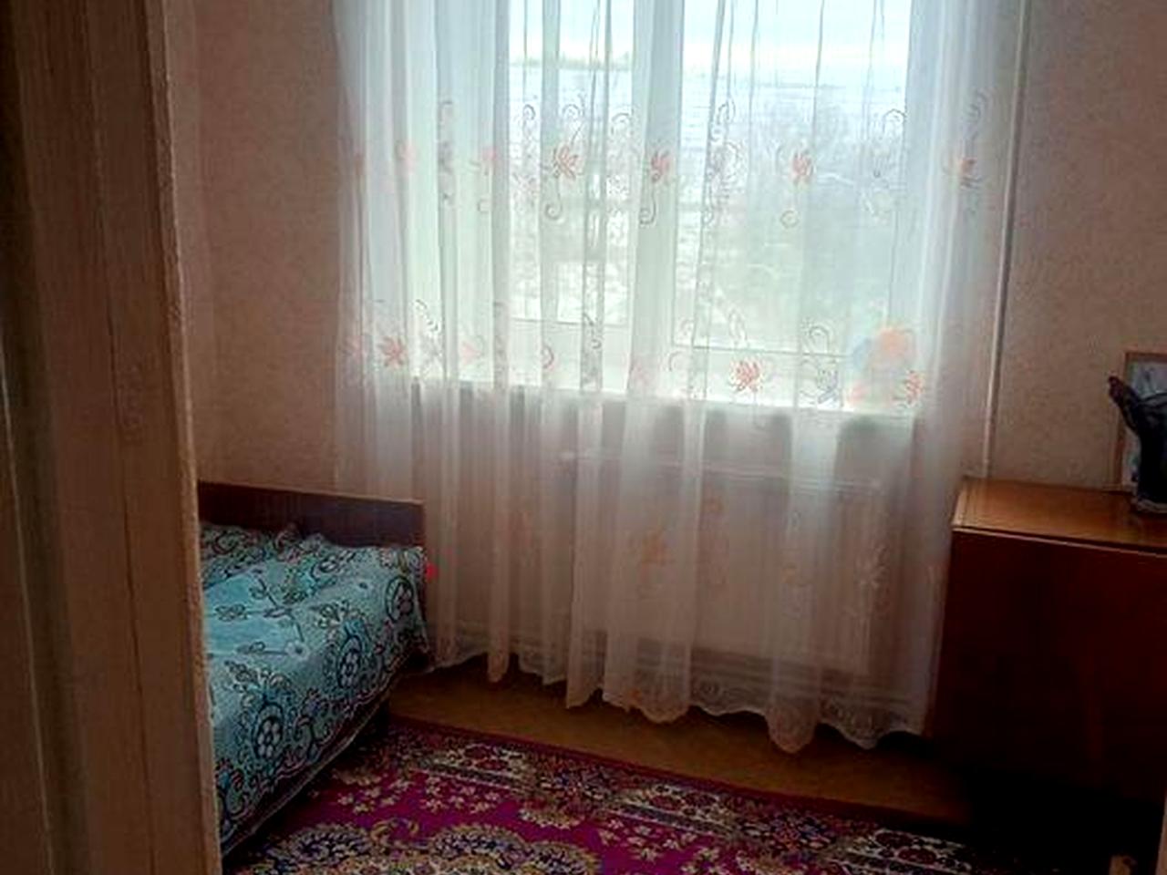 Продам квартиру на первой ревовке!
