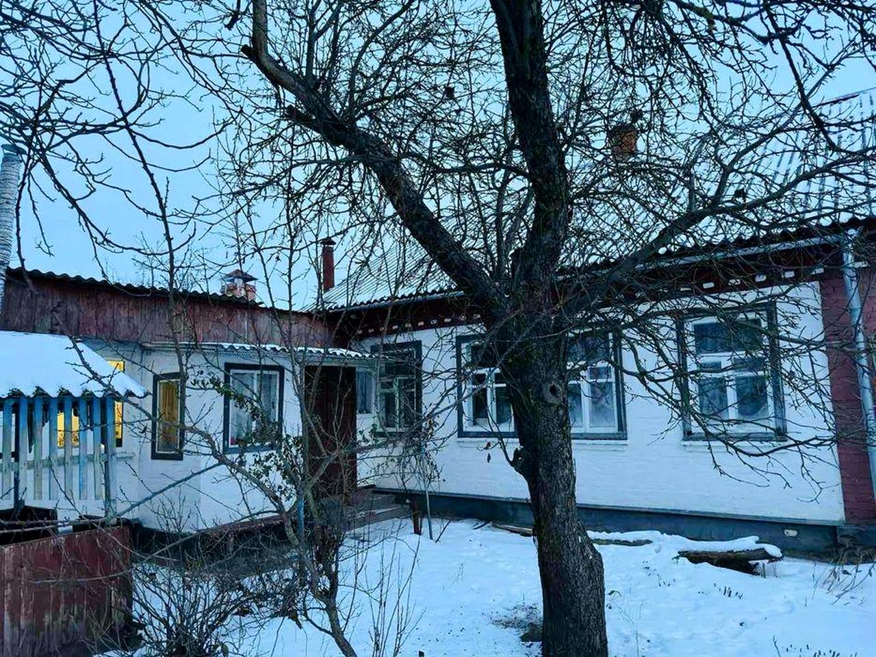 Продам частину будинку  з гаражем і гос спорудами в м.Прилуки