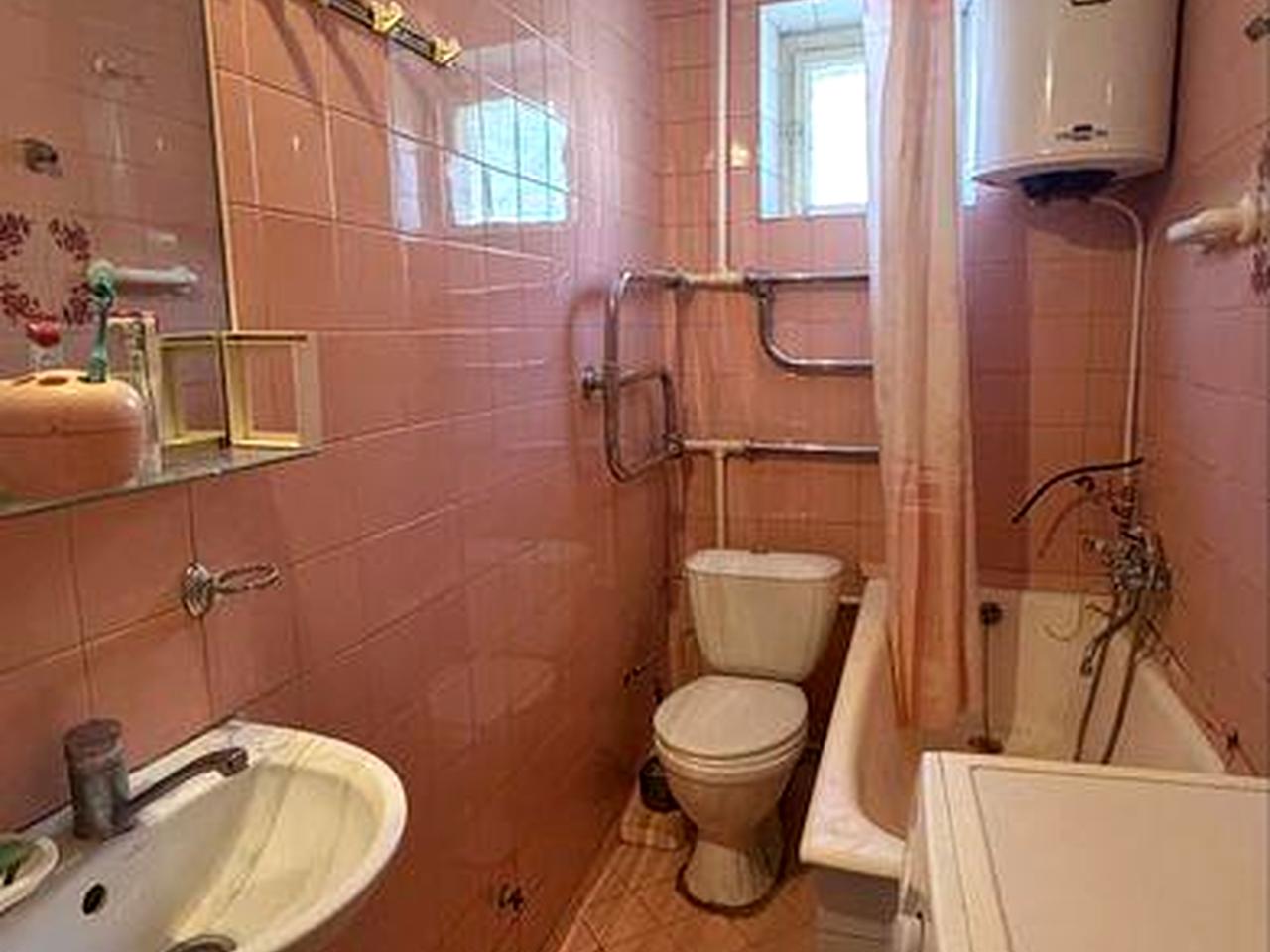 Продам 3-комнатную квартиру  р-н 9 шк