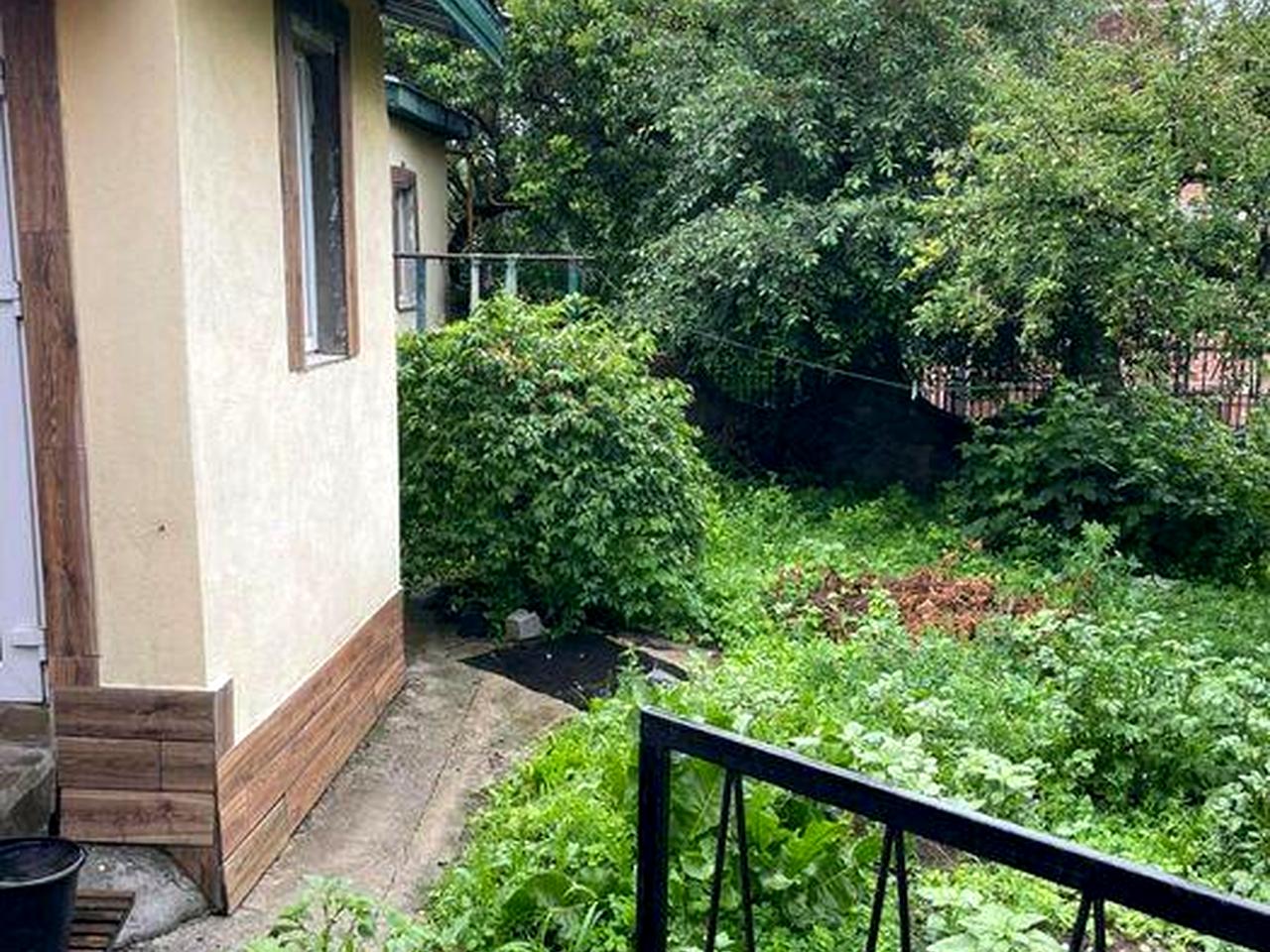 Приватні Дві нерухомості  160 к2-м  р-н мед коледж  пишіть ваібер.