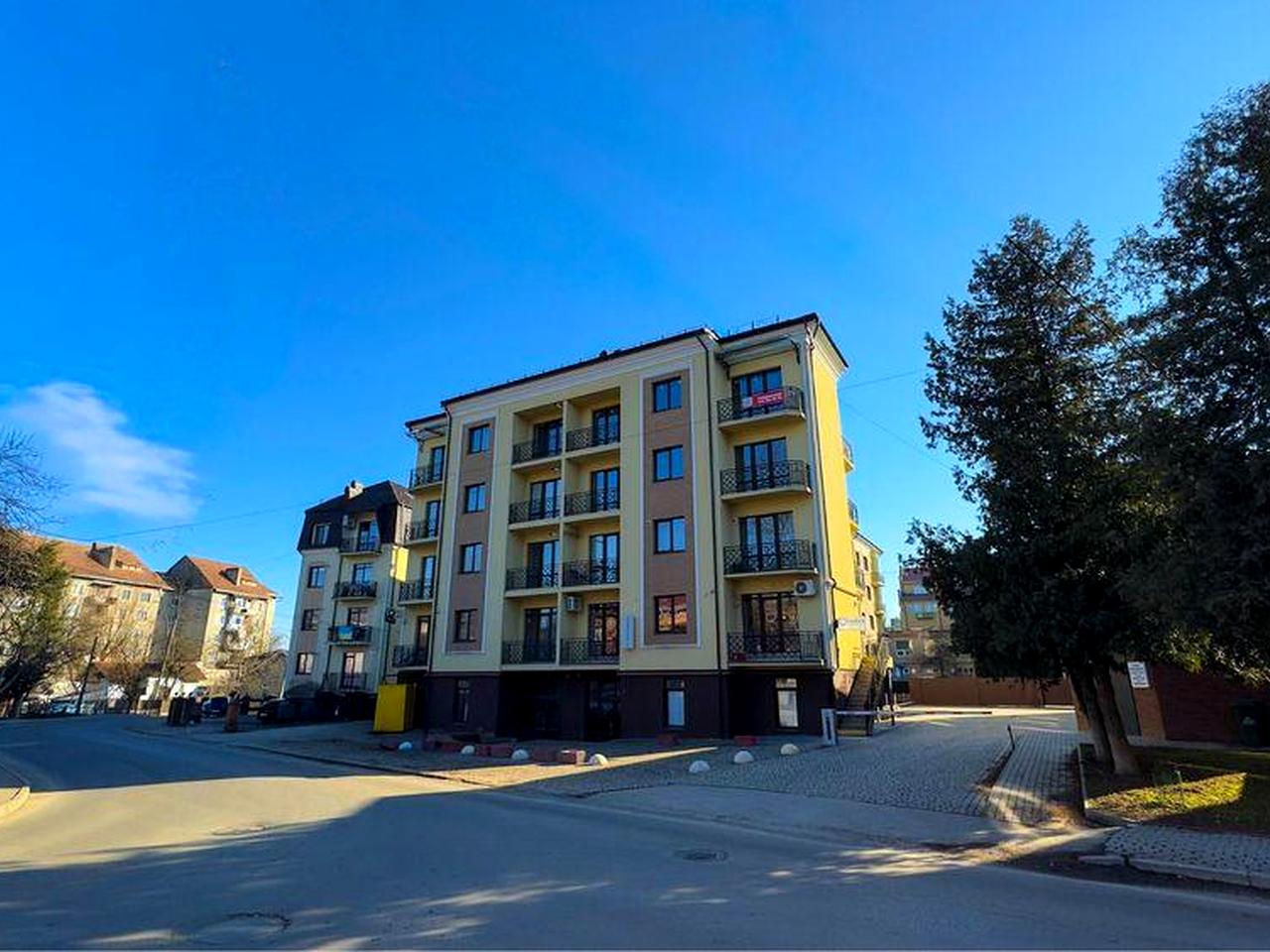 ПРОДАЄТЬСЯ дворівнева квартира в центрі міста