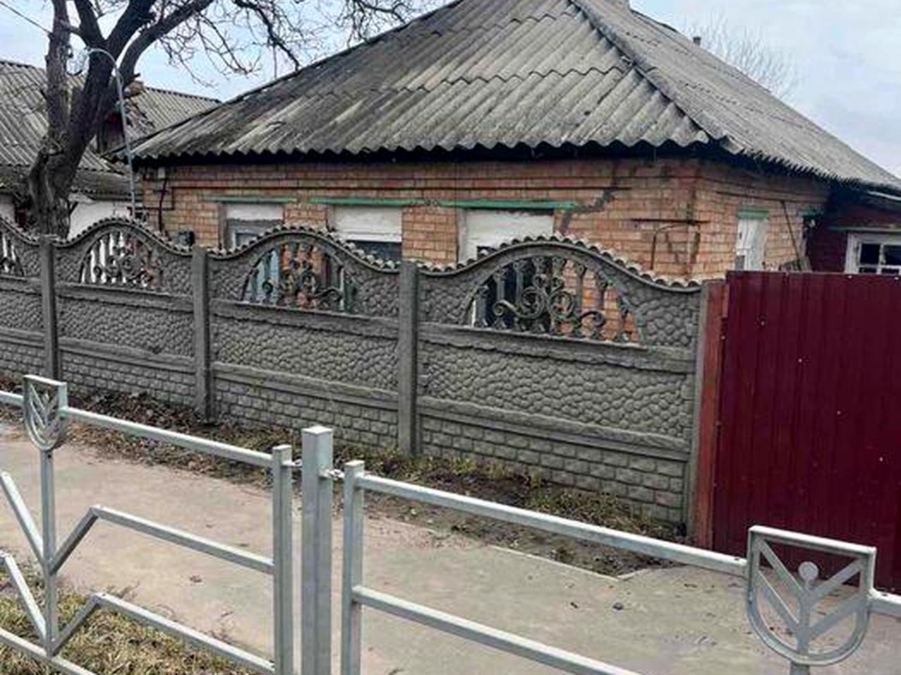 Дом с большой територией  ( 14 Район )