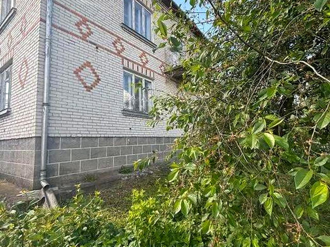 Продаж будинку біля міста