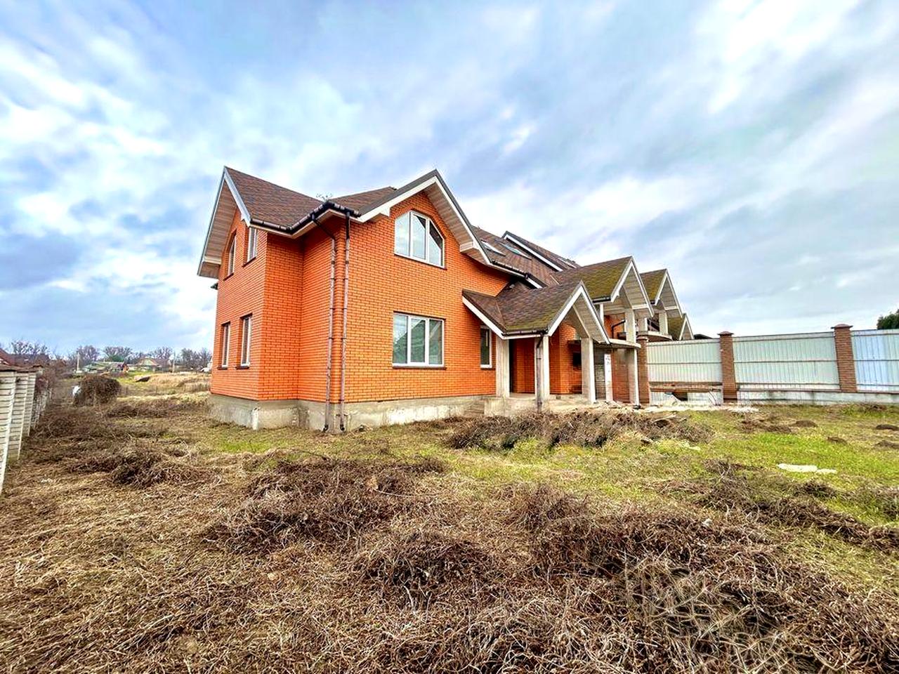 Просторий дуплекс 200 м² на великій ділянці 15 соток!