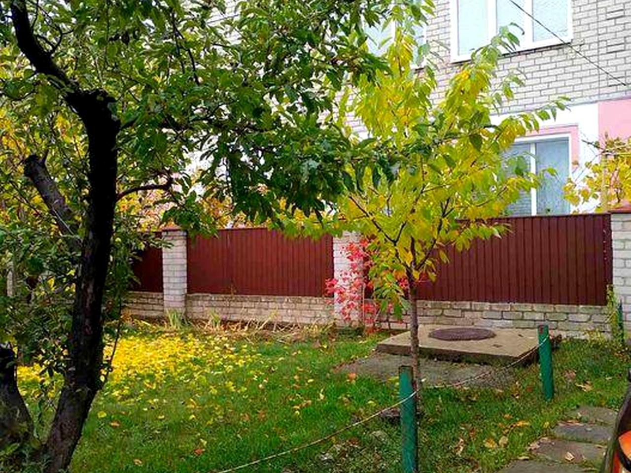 Продам двоповерховий будинок з усіма зручностями