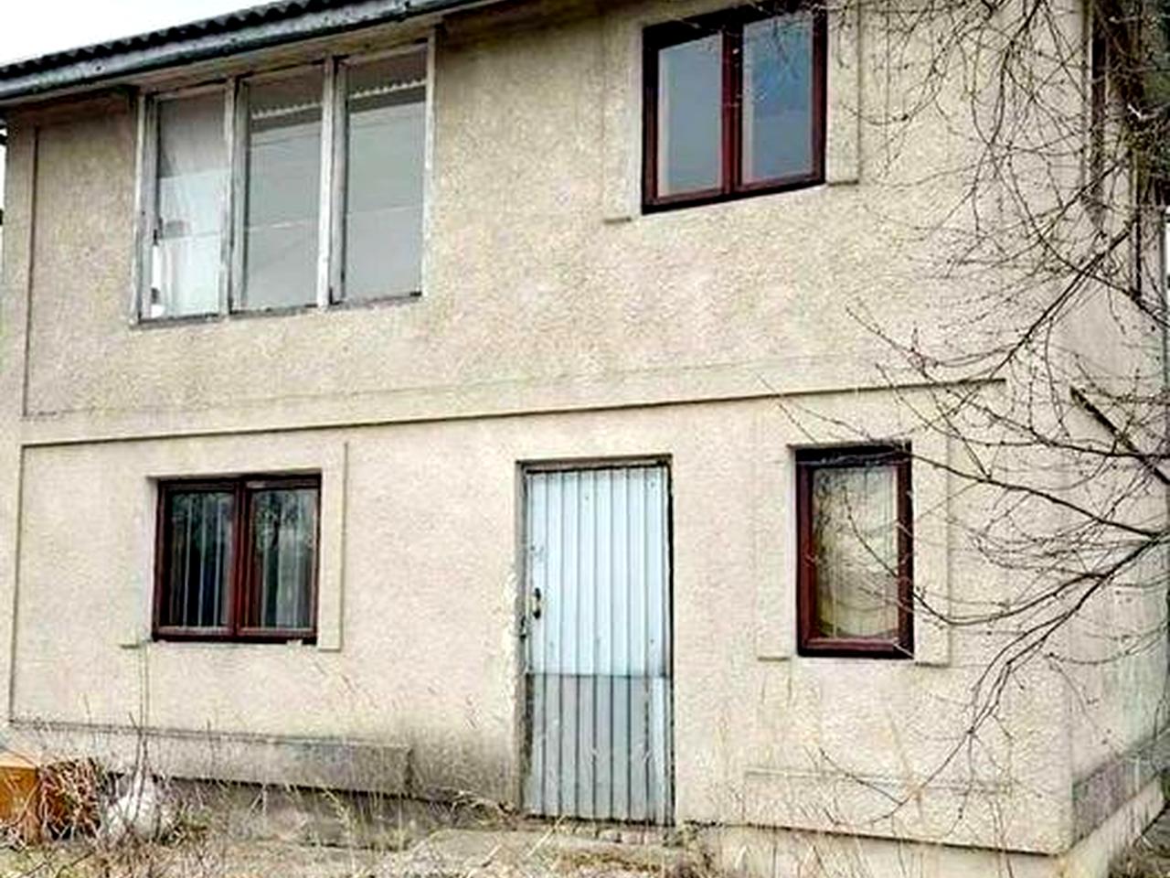 Продається цегляна дача в межах міста
