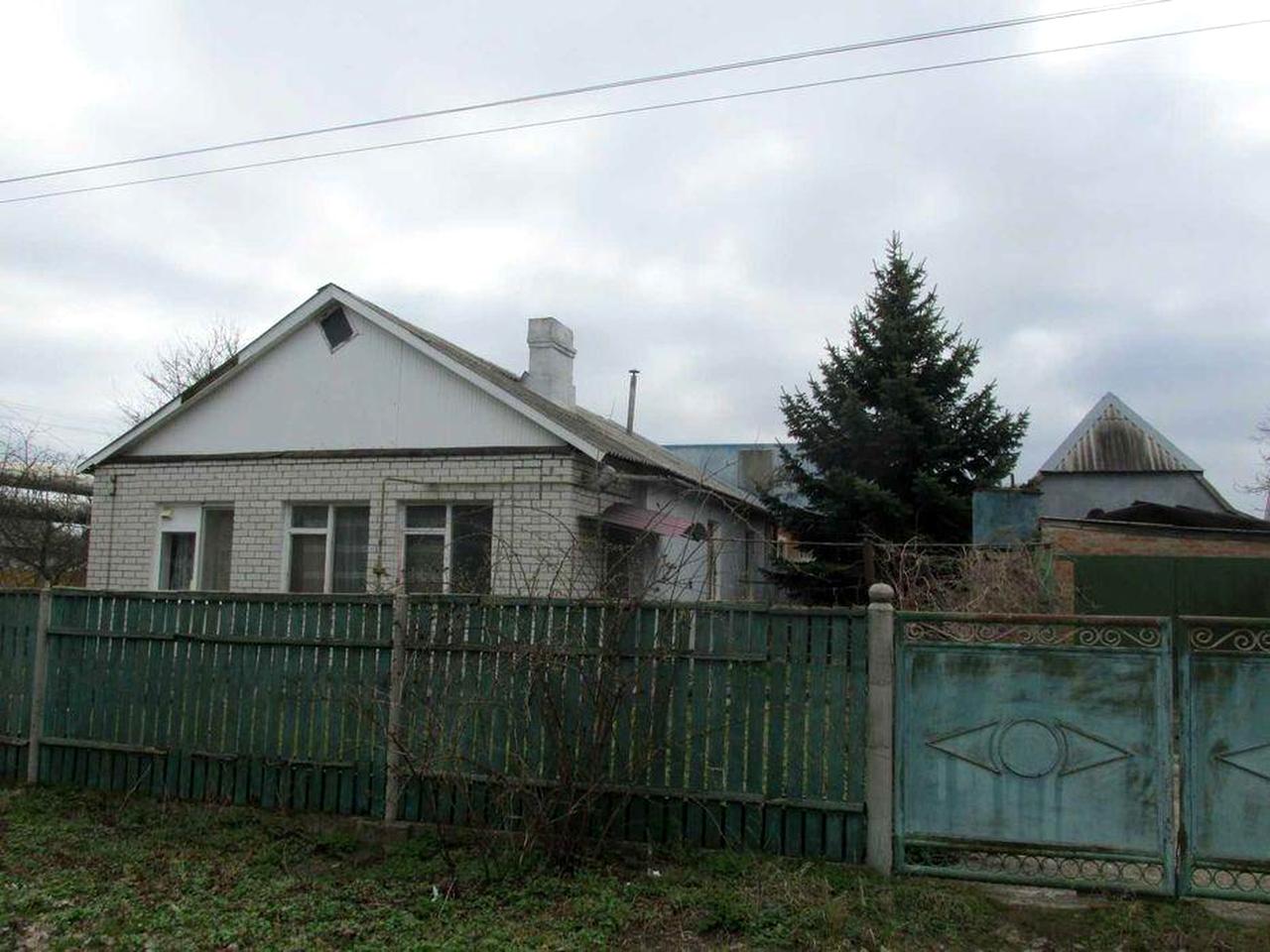Продам частину будинку по вул. Тітова ( район Дитячої лікарні)