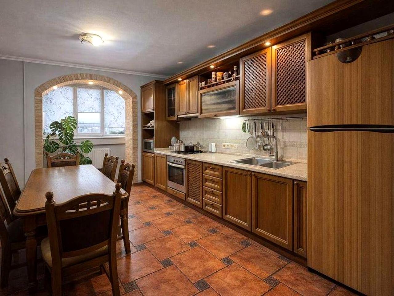 Продаж просторої 3к квартири 89.5 м², Набережна Перемоги 130.