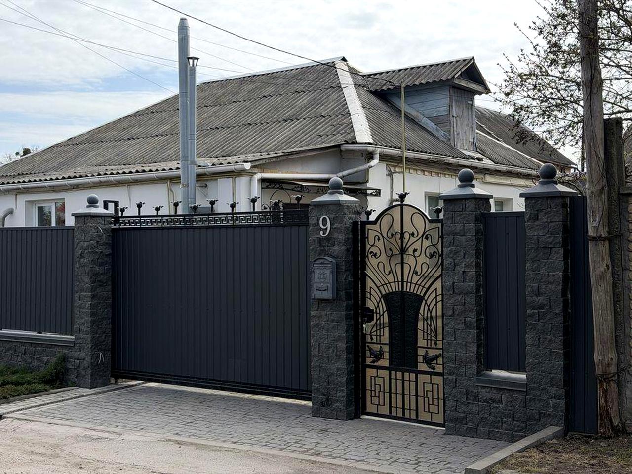 Пол.будинку+майстерня+офісне приміщення в центрі Василькова