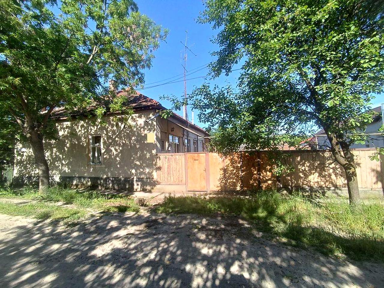 !ТЕРМІНОВО! ПРОДАЖ 5 кімнатного будинку на дві половини біля центру, 1