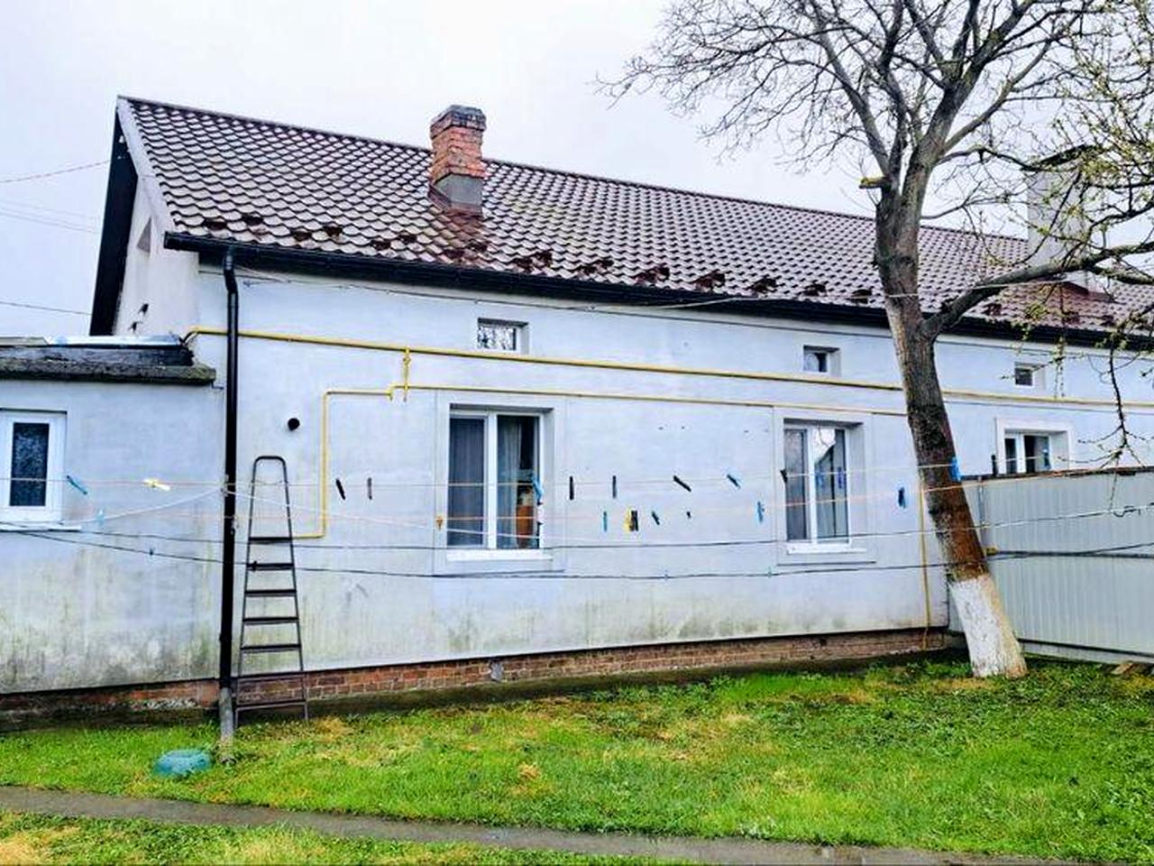 1/2 будинку район поліклініки