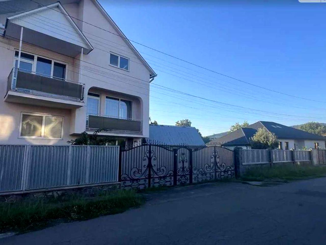 Дім ДОБРОТНИЙ в престижній топ локаціі в м.Мукачево