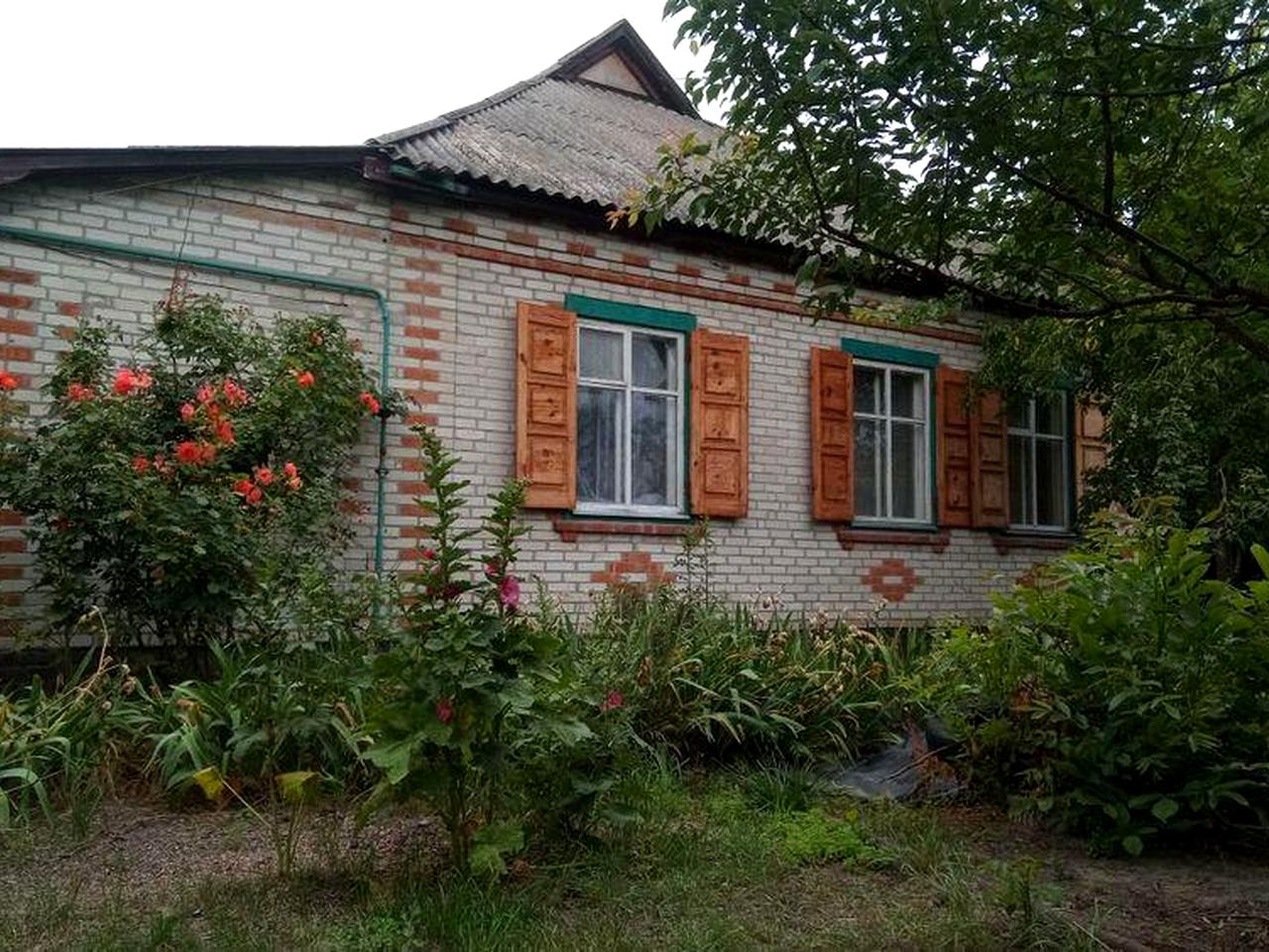 Продам житловий комплекс  з меблями