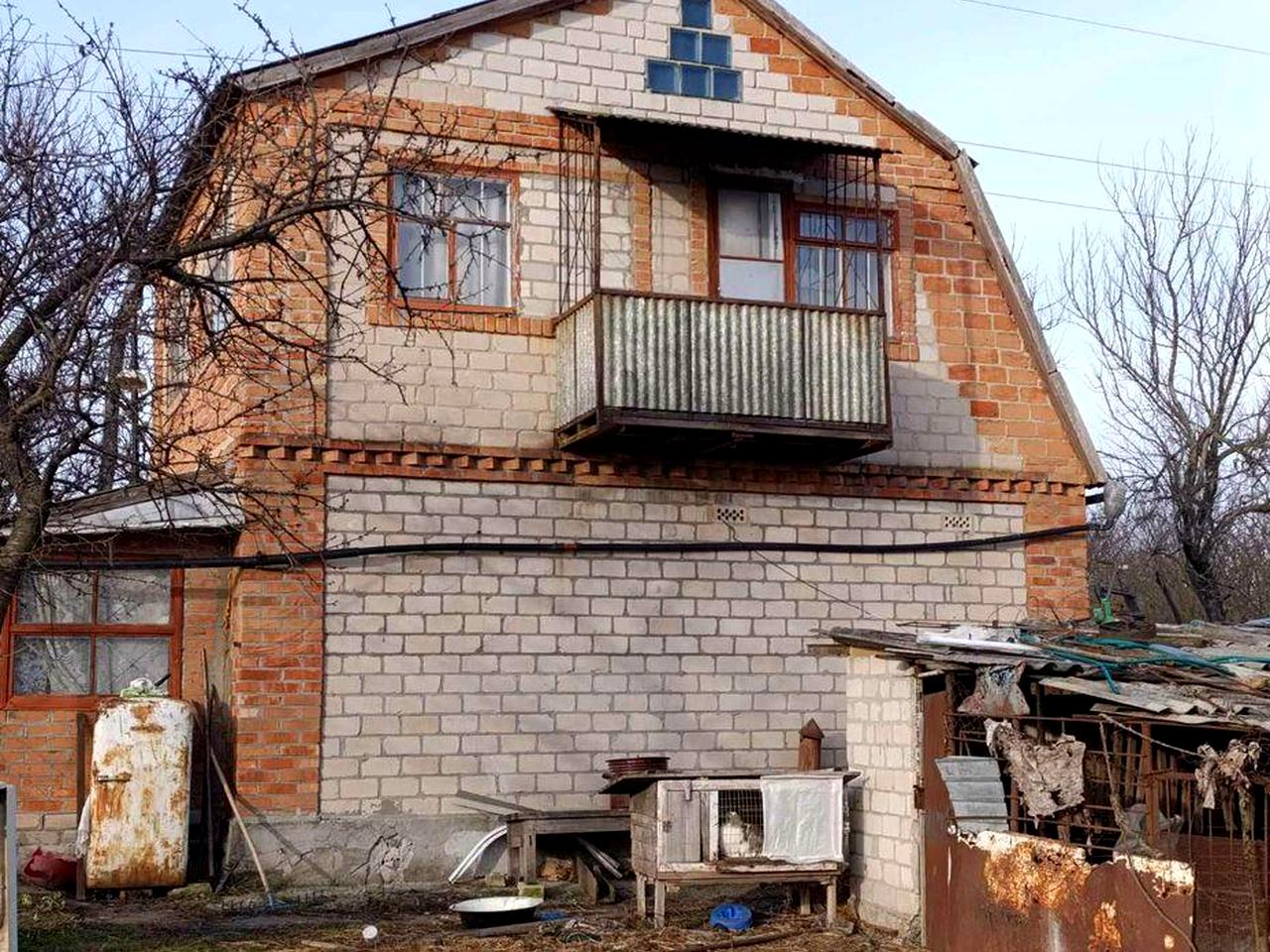 Продається дачний будинок за межами міста