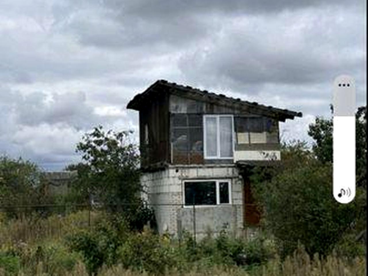 Дачний будинок з банею
