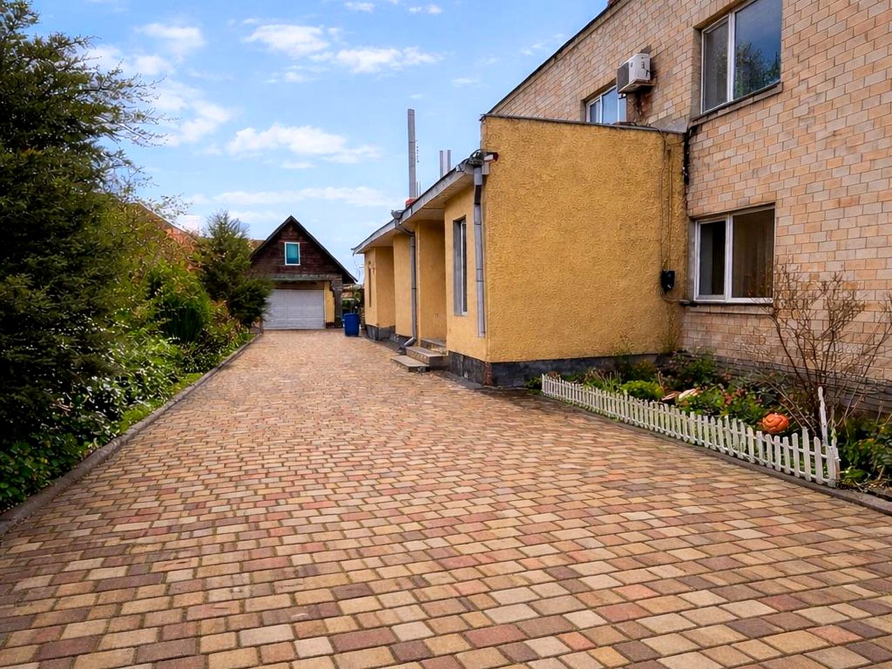 будинок, 180.0 м²