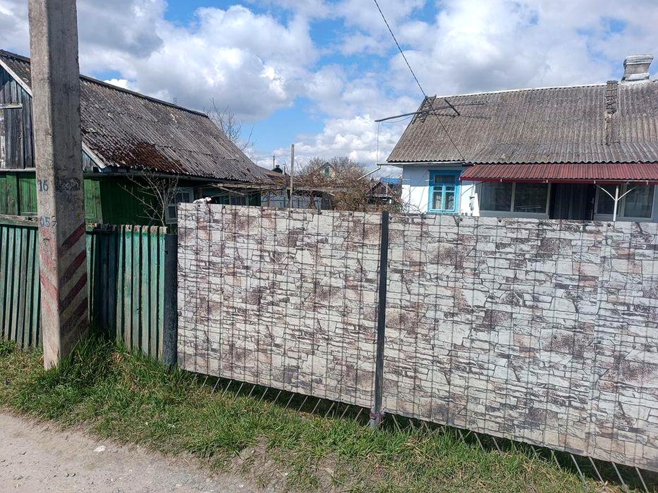 Пів будинку в затишному місці