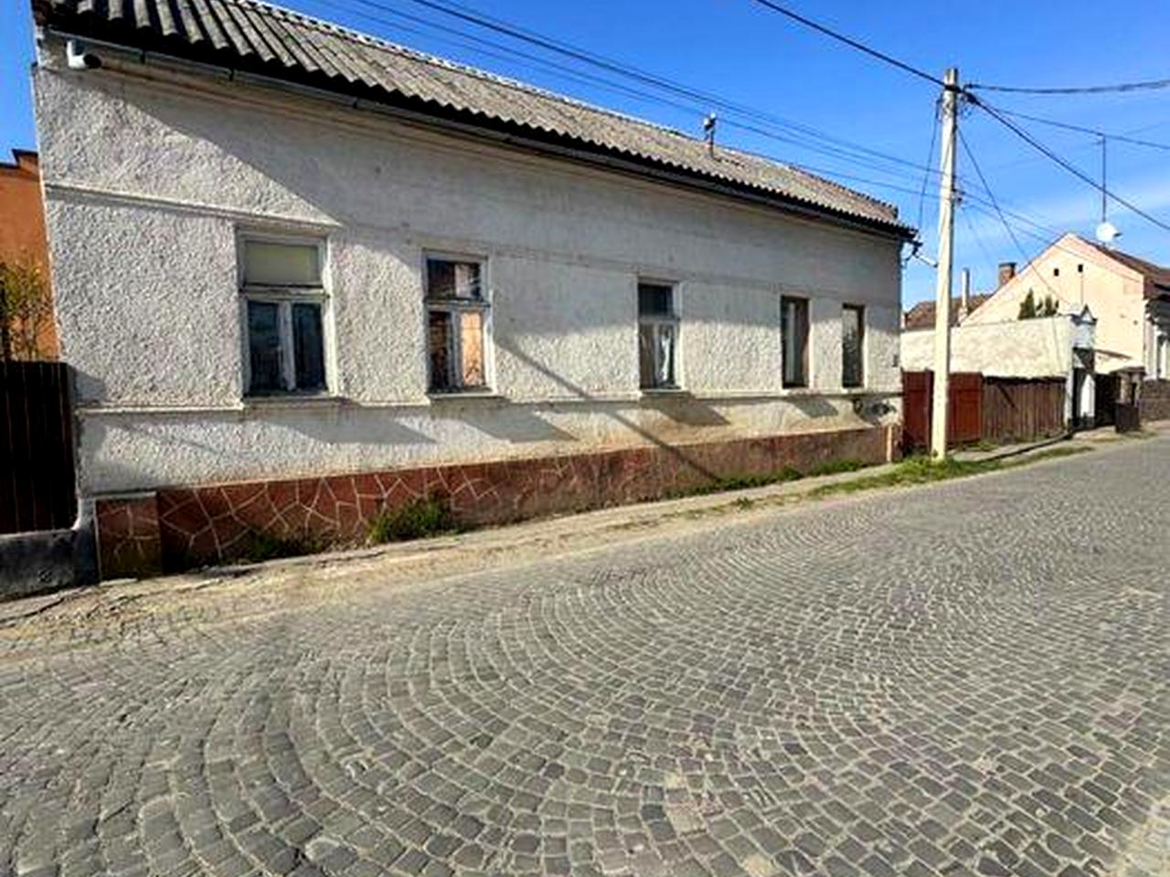 Будинок в центрі міста 110квм, власний двір