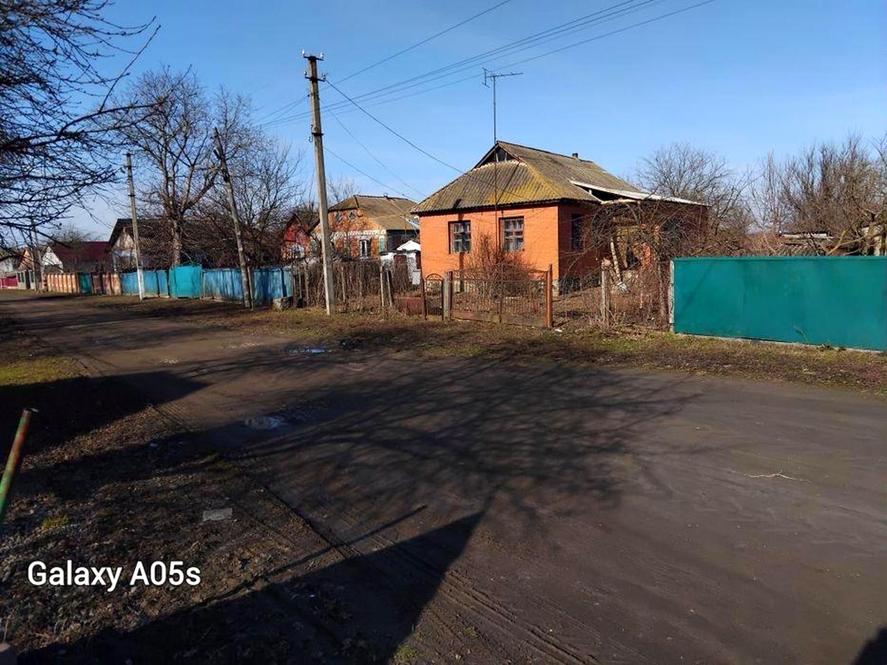 Дом  ,хата в селі .