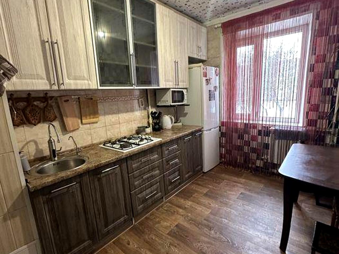 Продам  3-х кімнатну квартиру у м. Лозова