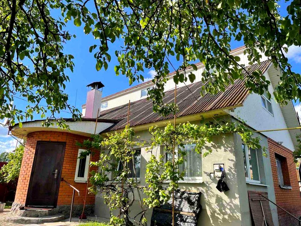 Продам будинок в Охтирці з усіма інженерними системами.