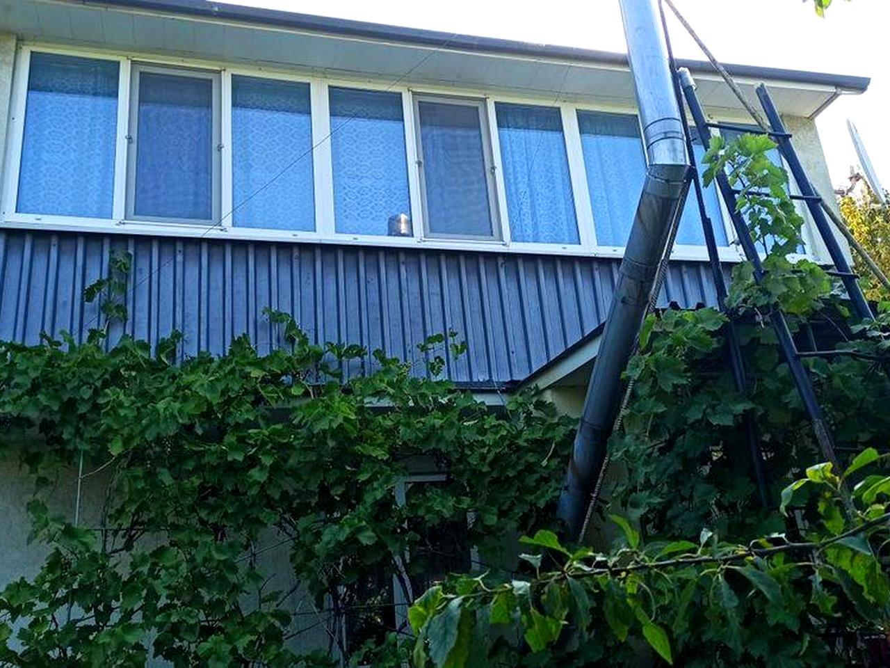 Продам гарний двоповерховий будинок в Новоселівці