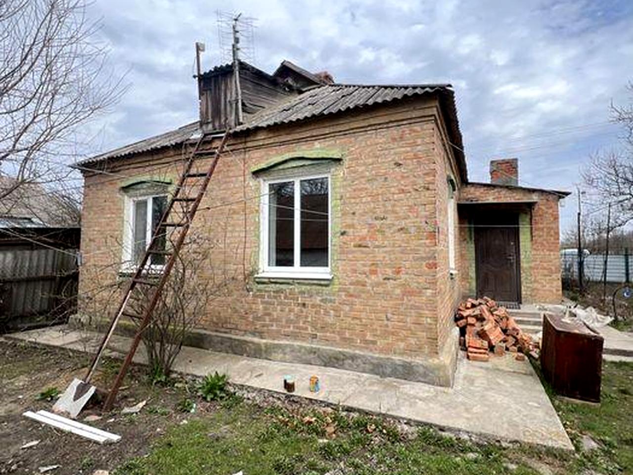 Здається 3 кім окремий Будинок. Опалення газ, окремий двір, вїзд