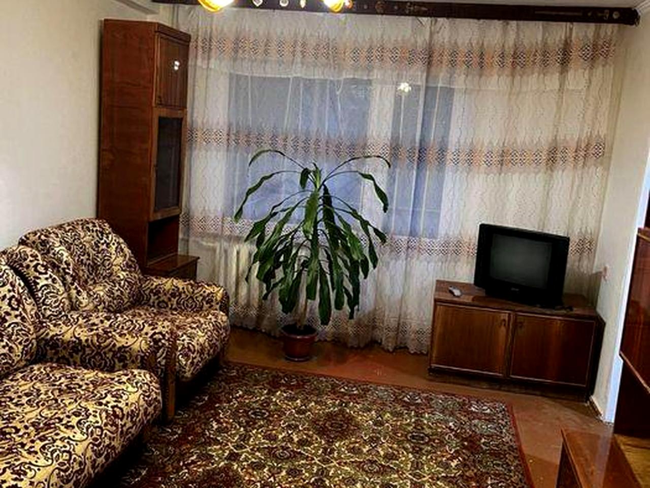 Продам 3-х кімнатну квартиру.