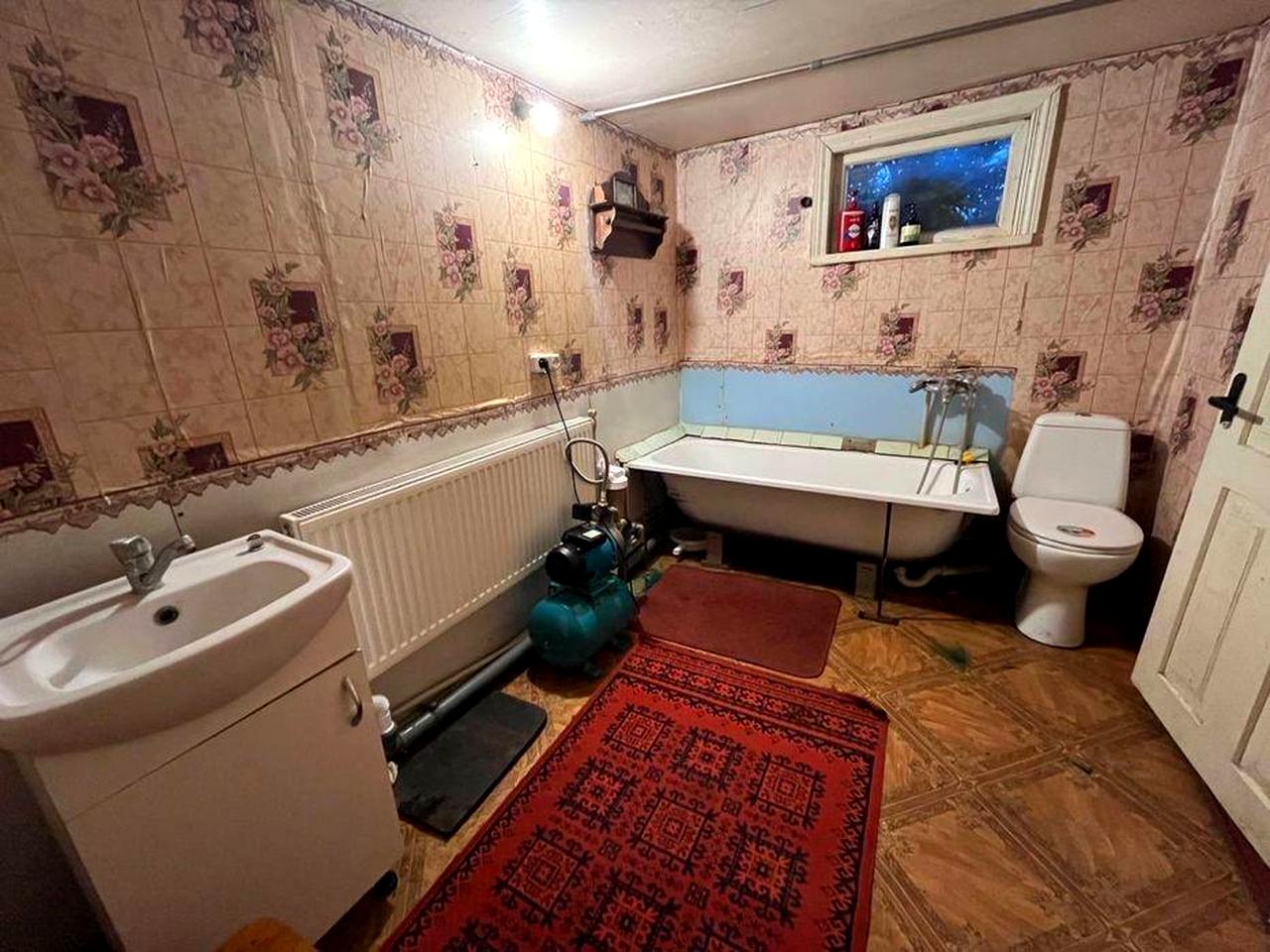Будинок , дім з двором