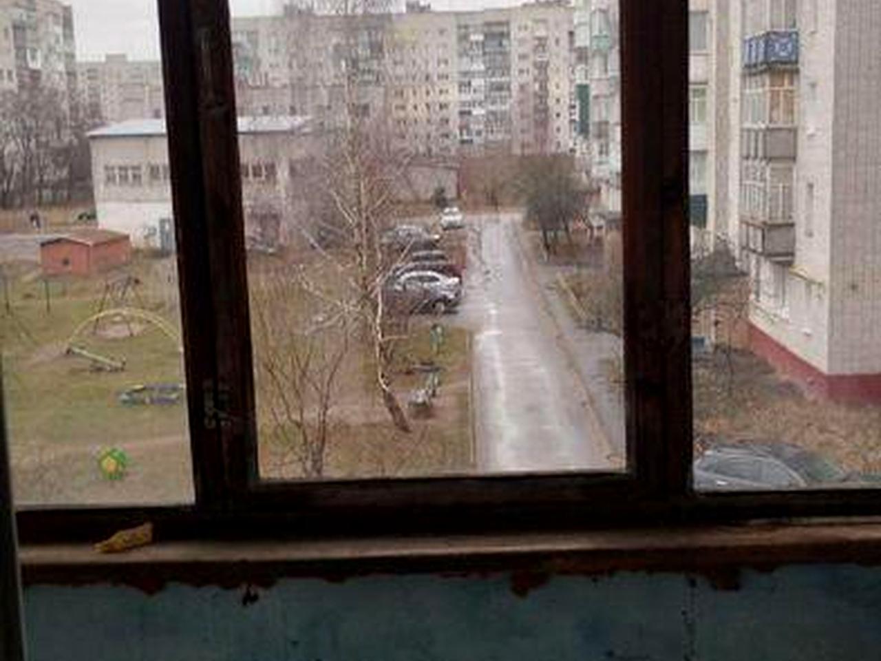 Продається 3х кімнатна з автономним опаленням.