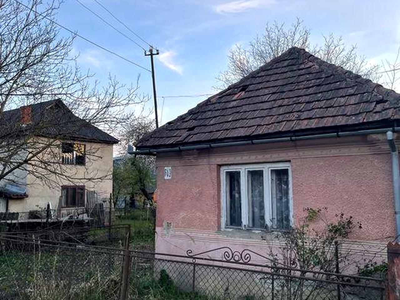 Продам будинок під кап-ремонт