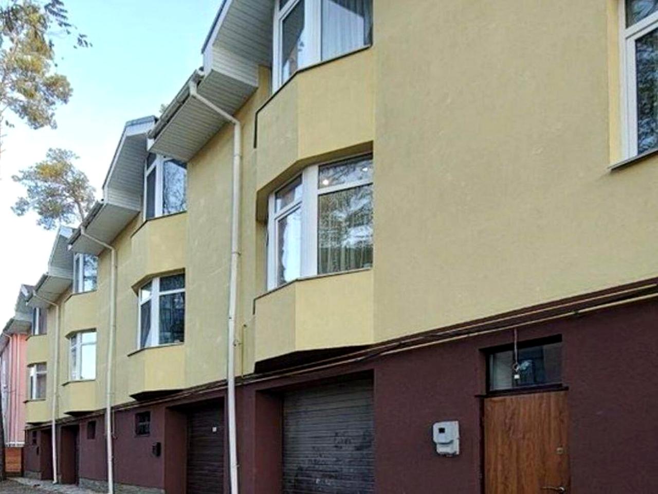 Центральний парк 3 пов. таунхаус з гаражем 190.4 кв. м, 4 кімнати