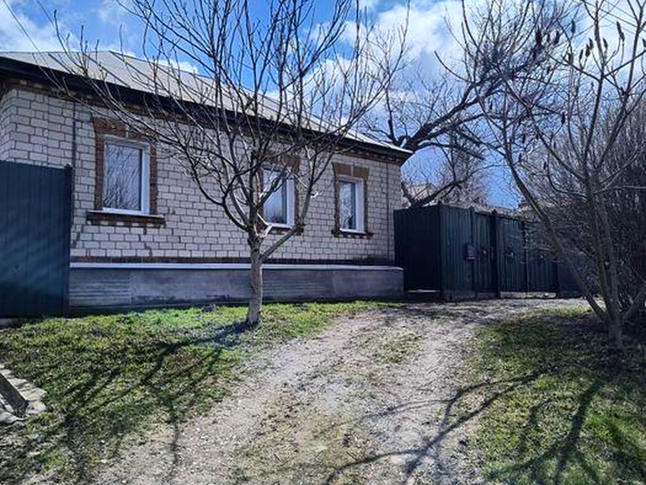 Продам будинок неподалік від центру