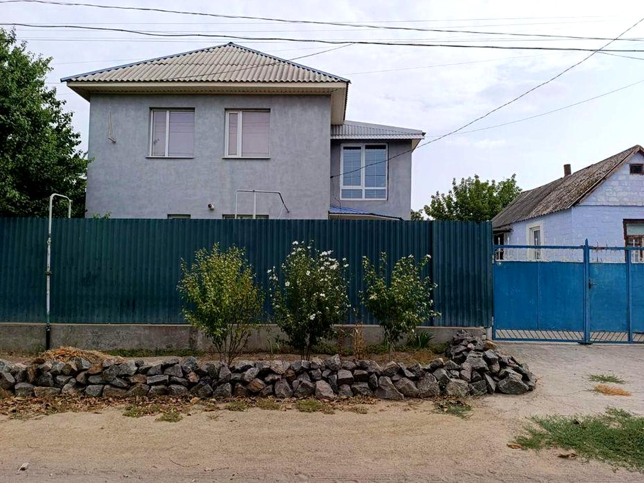 Продам 2-х поверховий будинок
