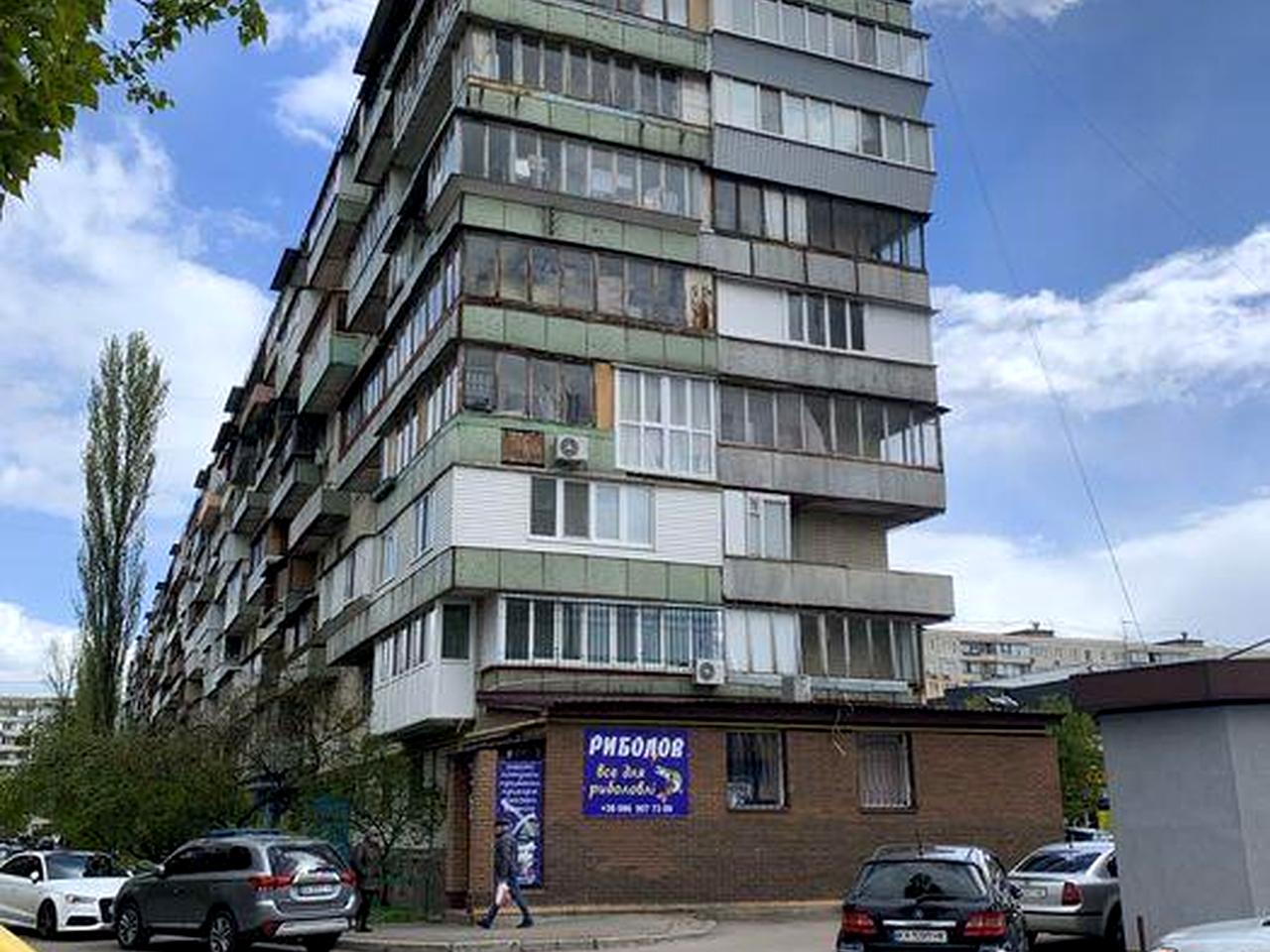Недорого 4 кв 77 м Героів Полку Азов 3 Метро 10 хв пішки. Держпрограми