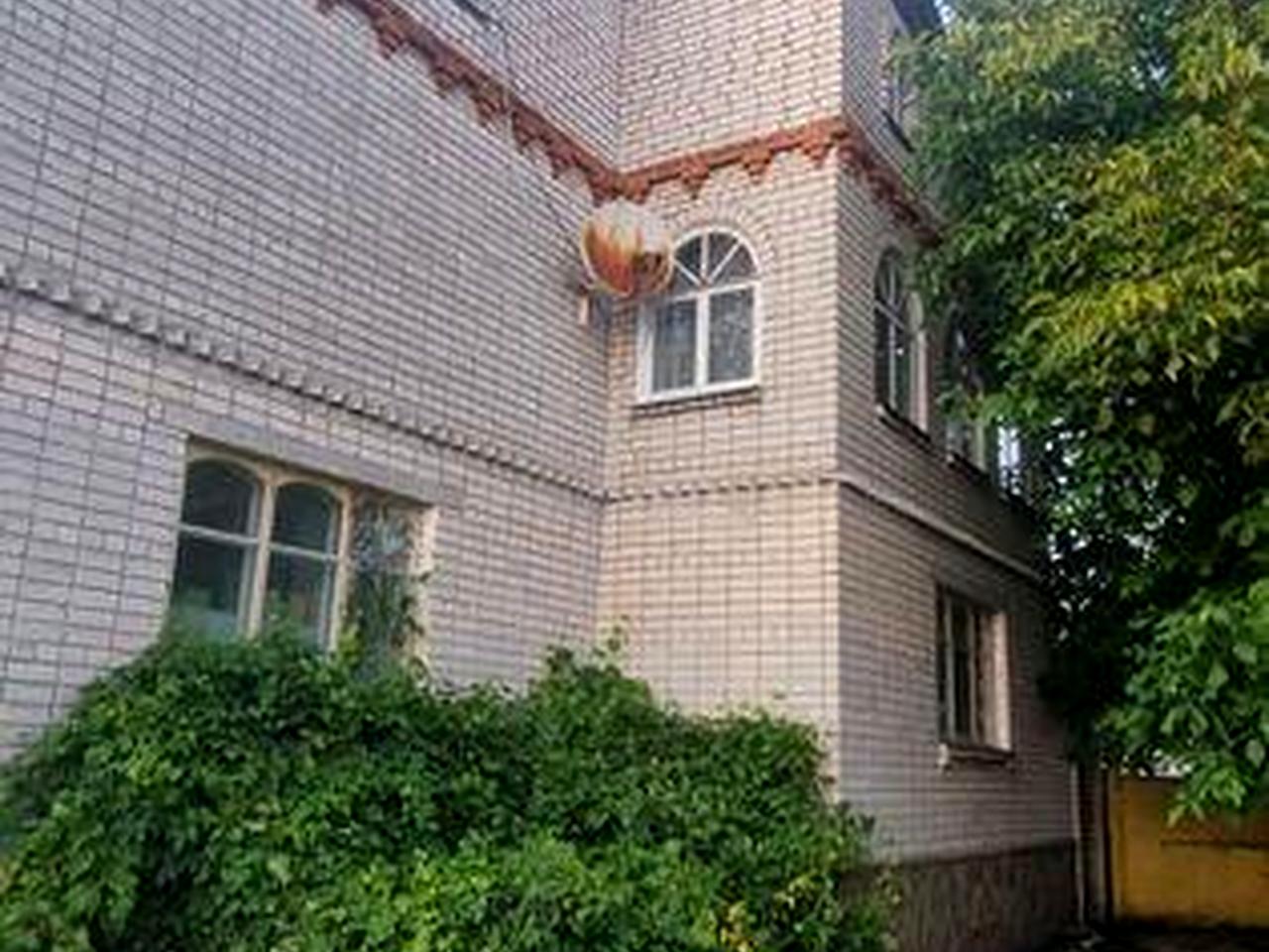 Часний будинок двух поверховий