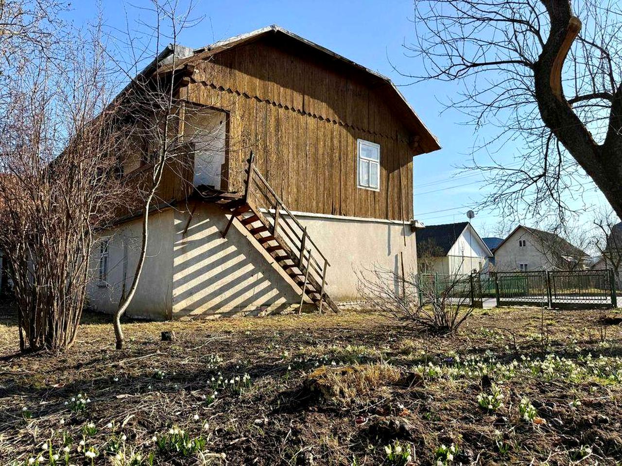 Обміняю будинок на квартиру