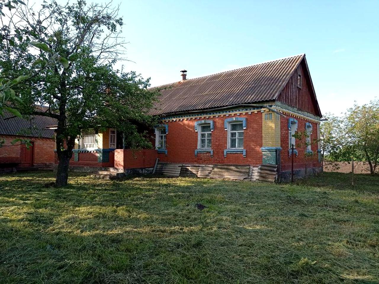 Жилий будинок с Верболози інформація в описі