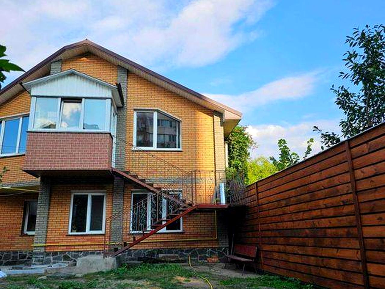 продаж будинку в Коцюбинському, смт Коцюбинське приватний будинок