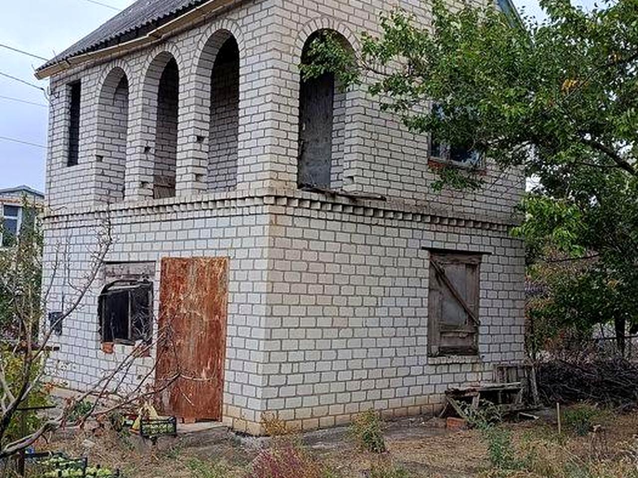 Продаєтся двоповерхова дача