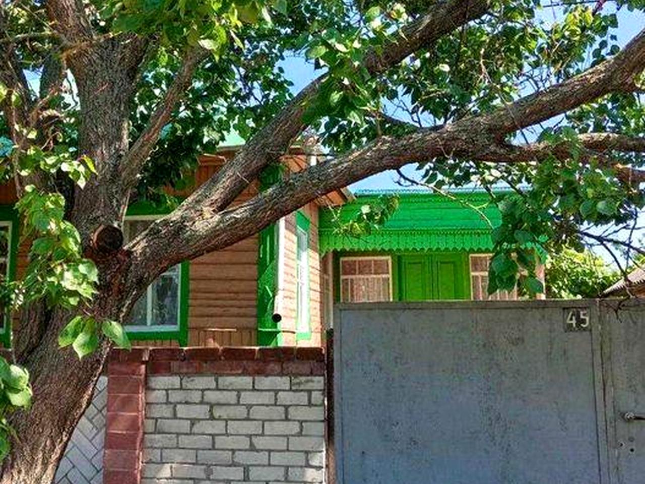 Затишний будинок у Ніжині з садом і піччю