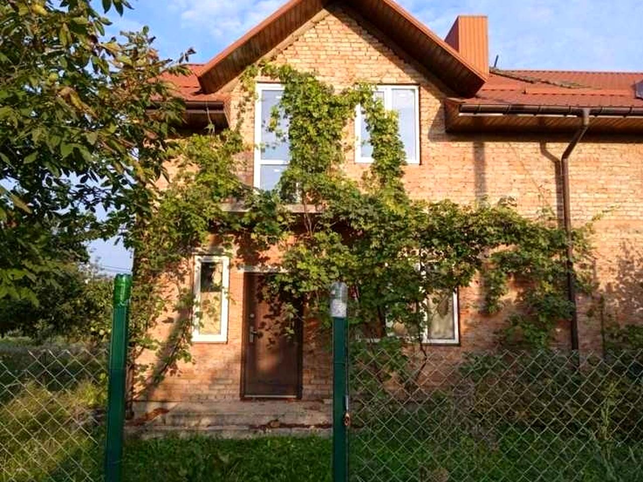 Обмін половини дуплекса в м.Луцьк на квартиру з доплатою