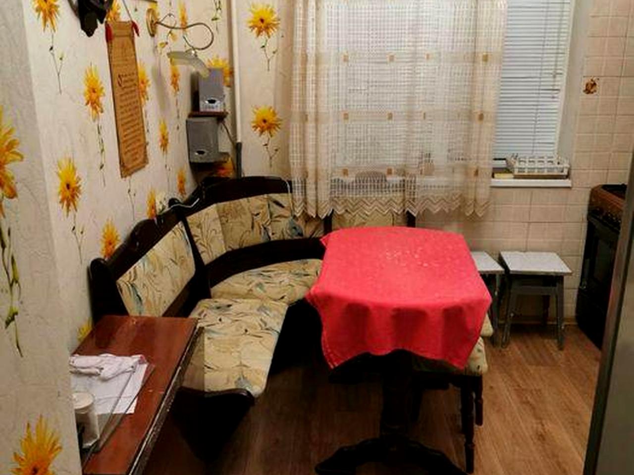 Продається  3х кімнатна Квартира по вул.Миру14